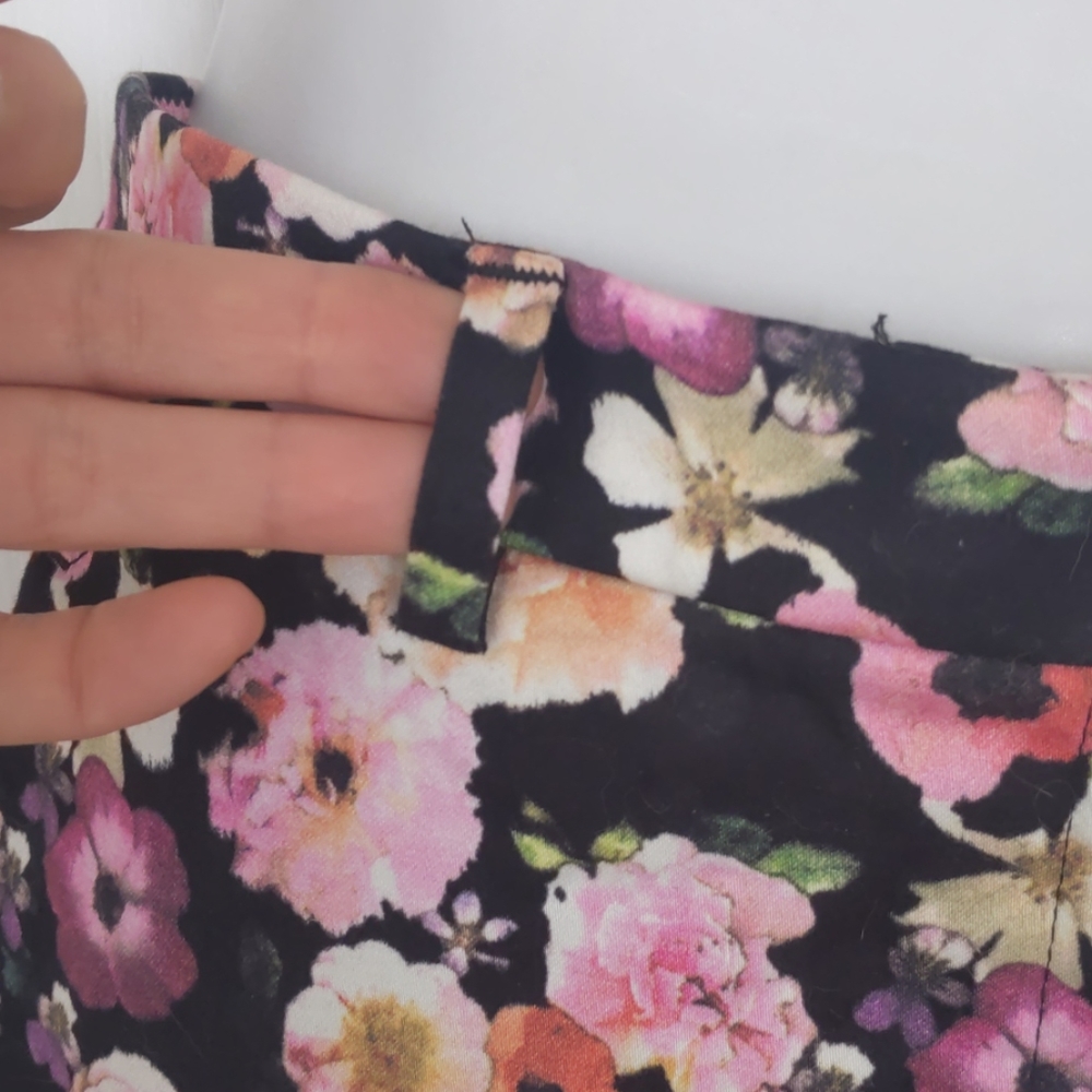 Floral Straight Leg Pants - Picture 3 of 8